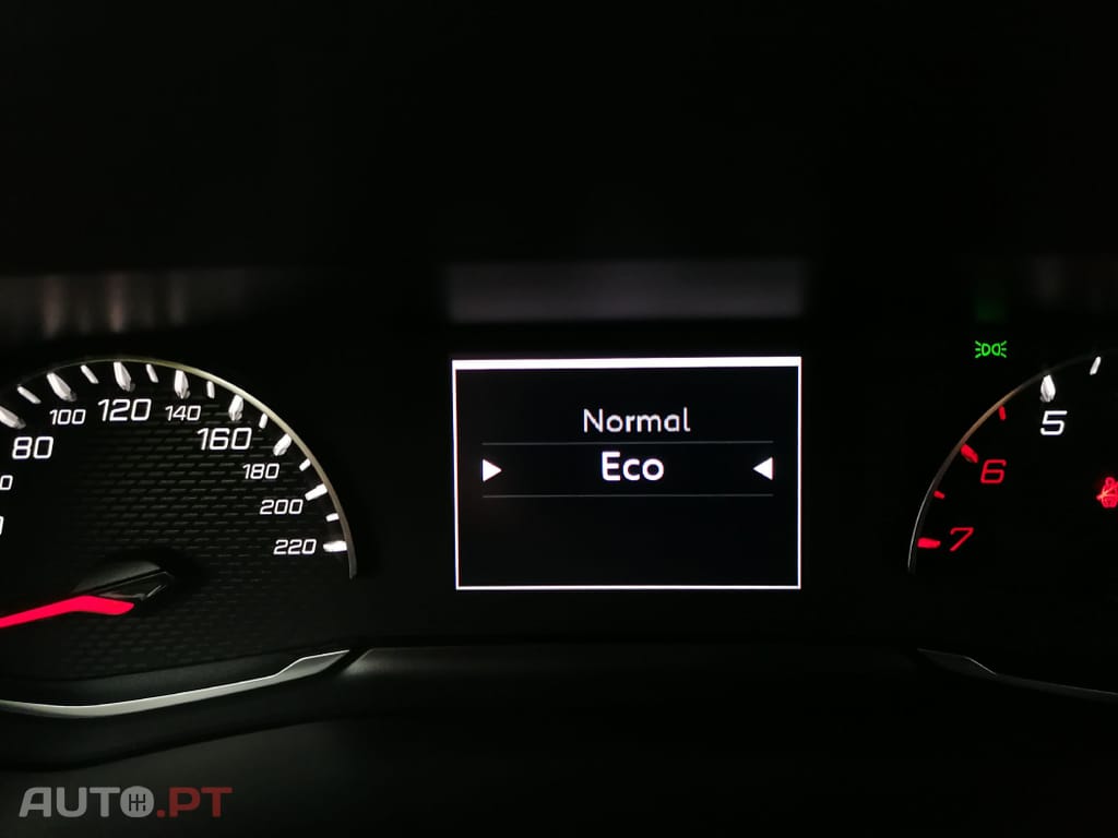 Peugeot 2008 1.2 PureTech Allure Pack