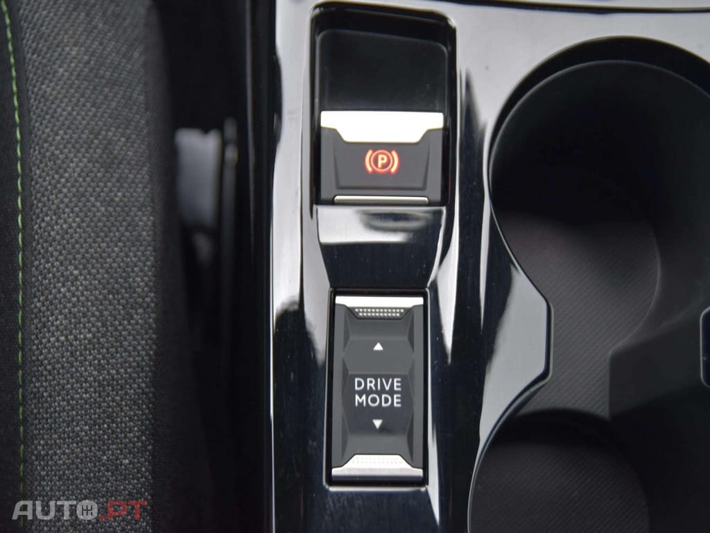 Peugeot E-2008 54 kWh Active EAT8