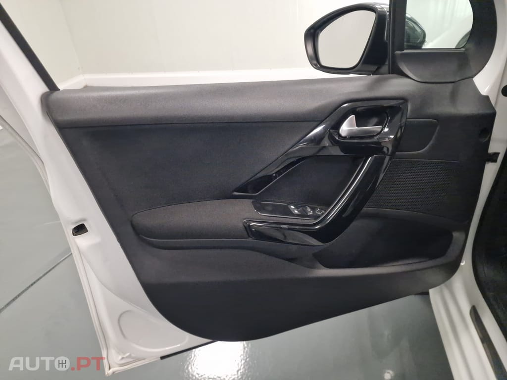 Peugeot 208 1.6 BlueHDi Style