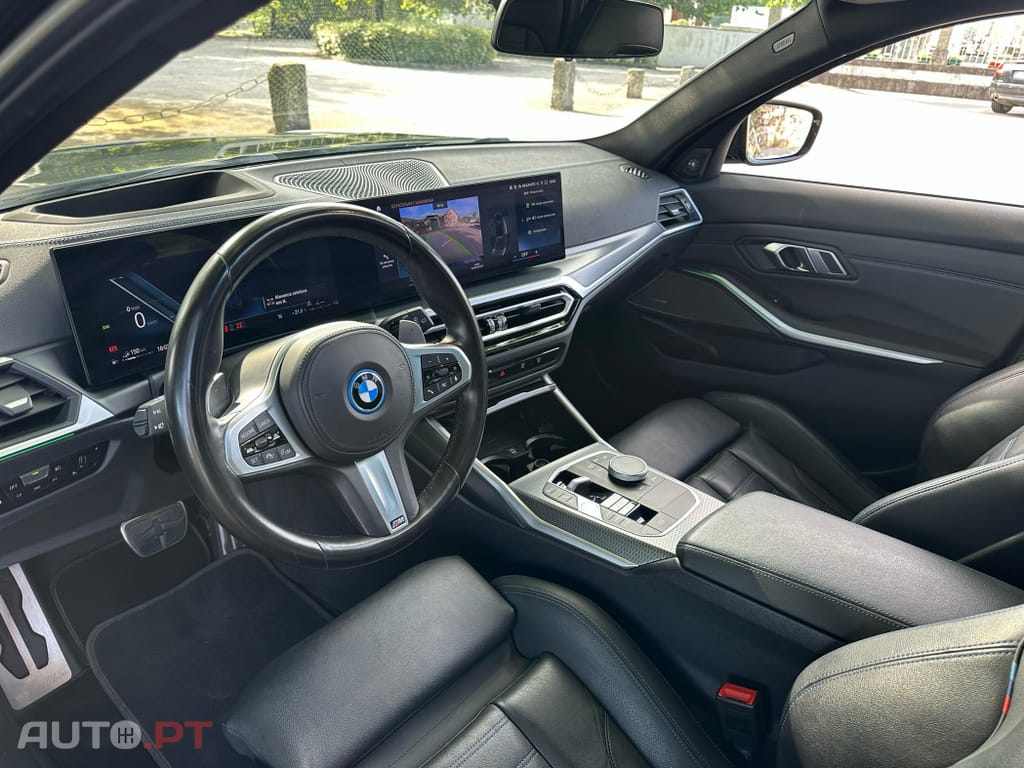 BMW 330 e Touring Pack Desportivo M Auto