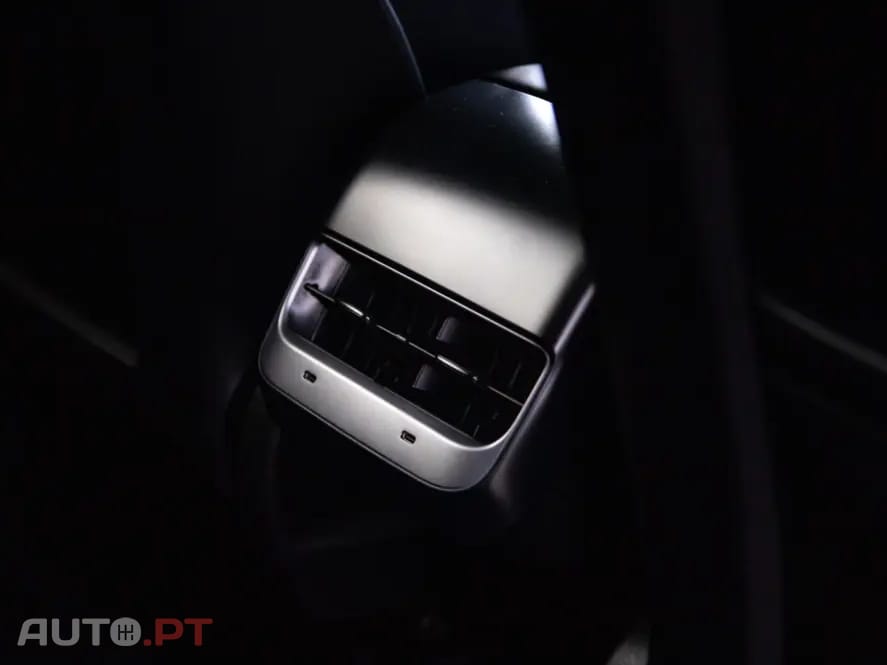 Tesla Model Y Outro
