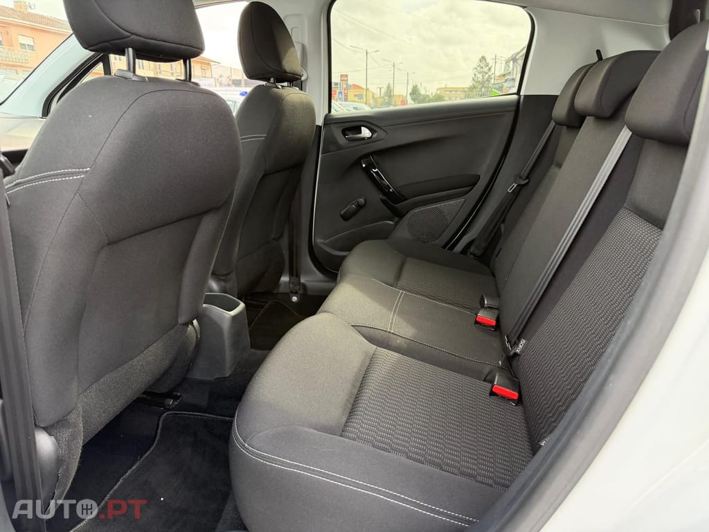 Peugeot 208 1.6 BlueHDi Style