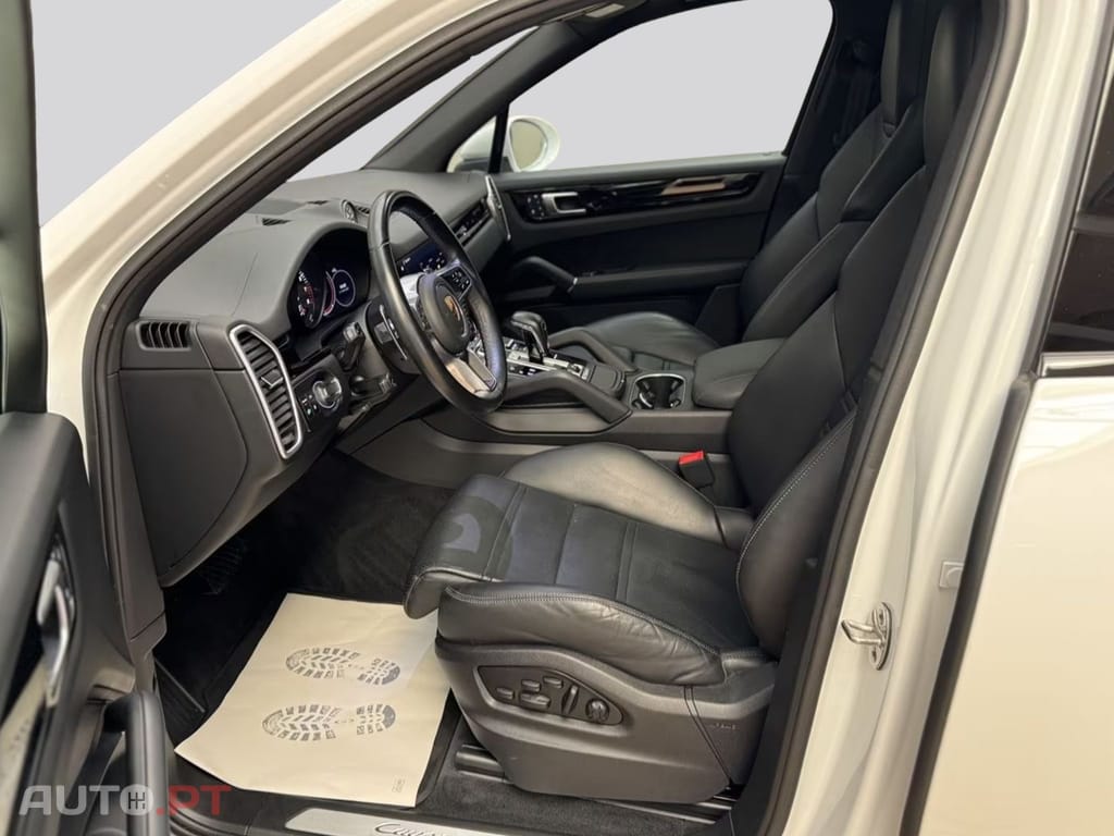 Porsche Cayenne S E-Hybrid V6 I.V.A DEDUTIVEL 