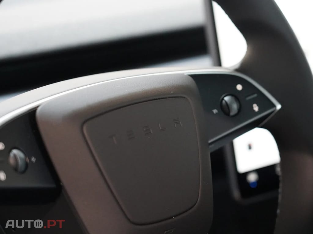 Tesla Model 3 Tração Traseira