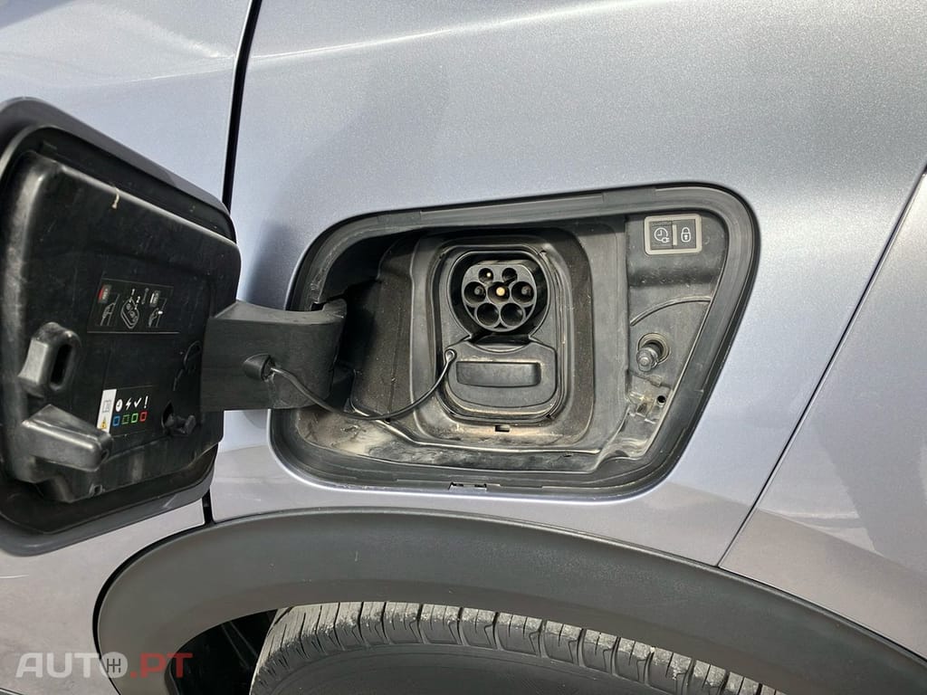 Peugeot E-2008 50 kWh Active Pack