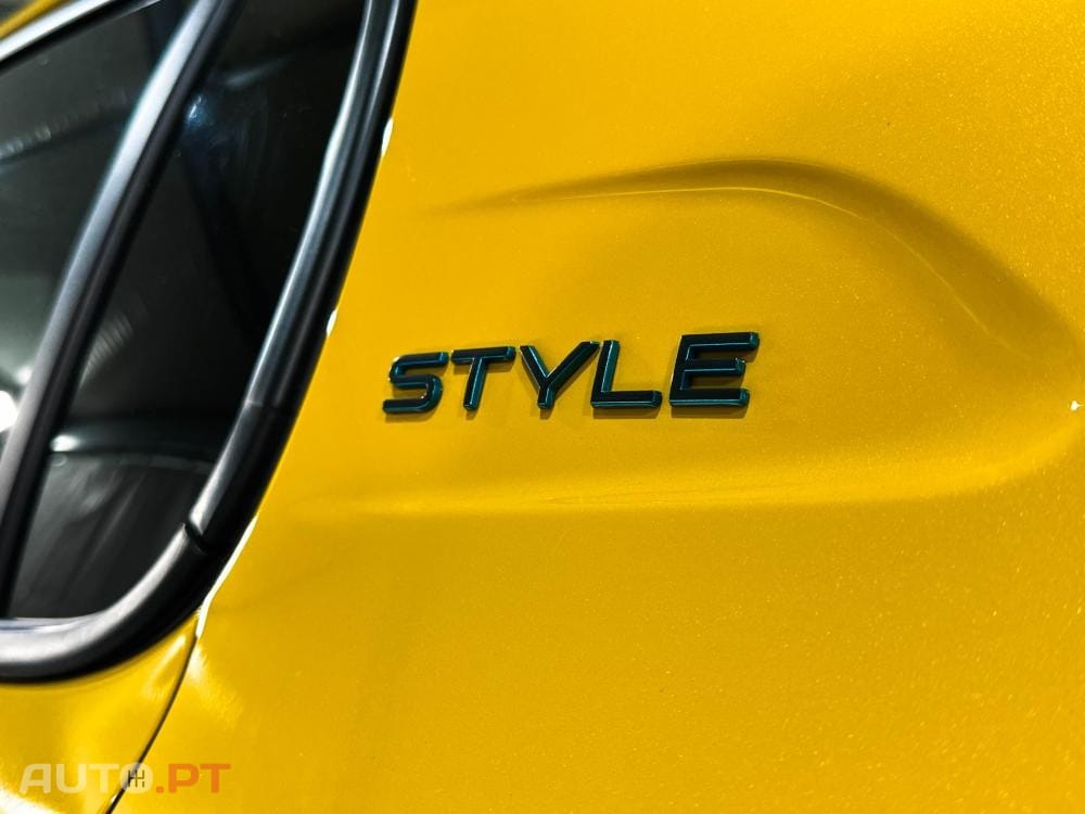 Peugeot E-208 50 kWh SE Style