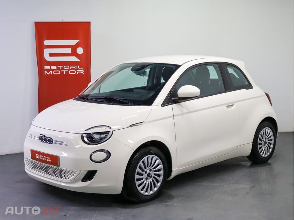 Fiat 500e  Action
