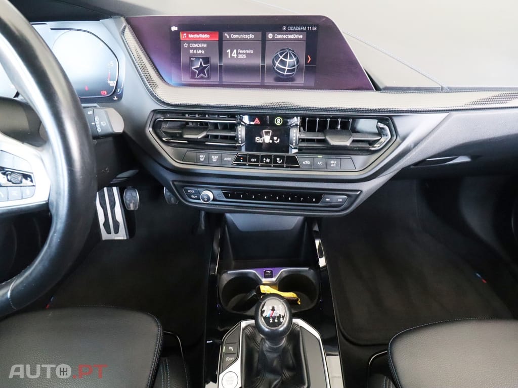 BMW 116 d Pack Desportivo M — fotografia 14