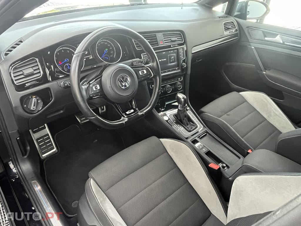 Volkswagen Golf 2.0 TSI R DSG