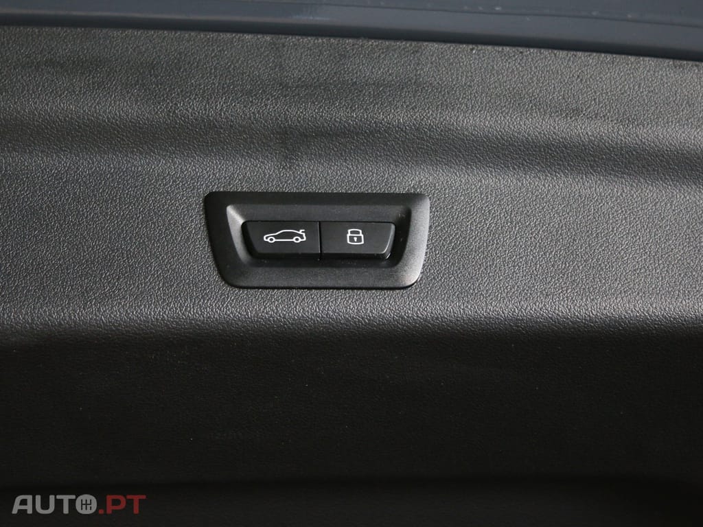 BMW iX1 xDrive30 Pack Desportivo M