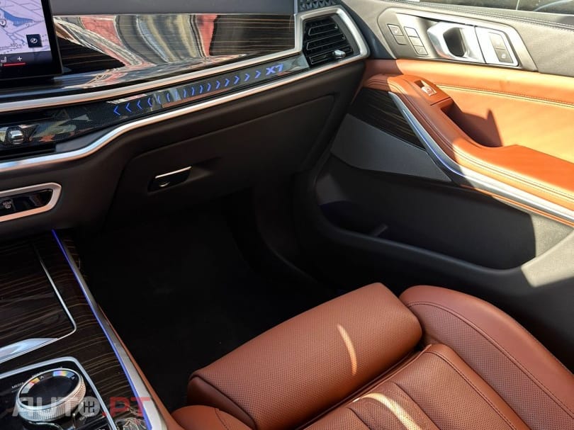 BMW X7 40 d xDrive Pack M Desportivo