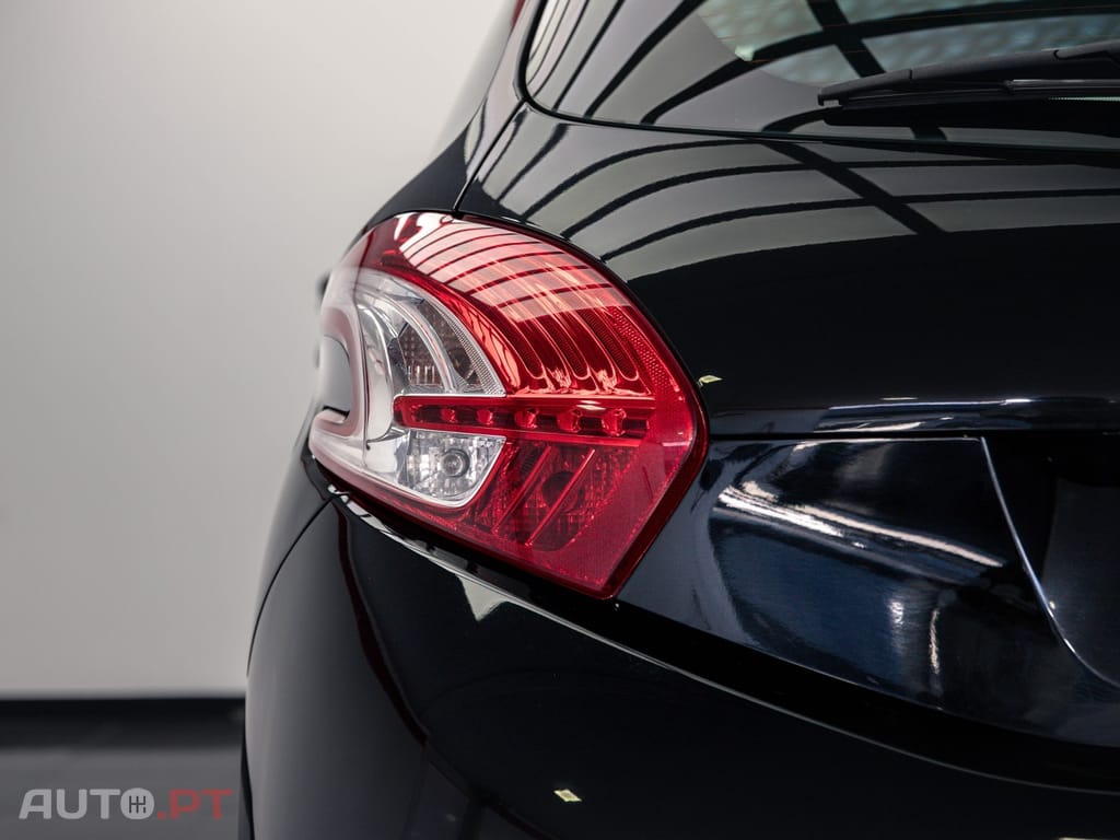 Peugeot 208 1.6 e-HDi Active