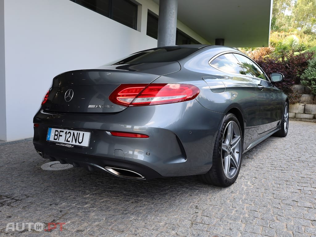 Mercedes-Benz C 180 Coupé AMG — fotografia 13