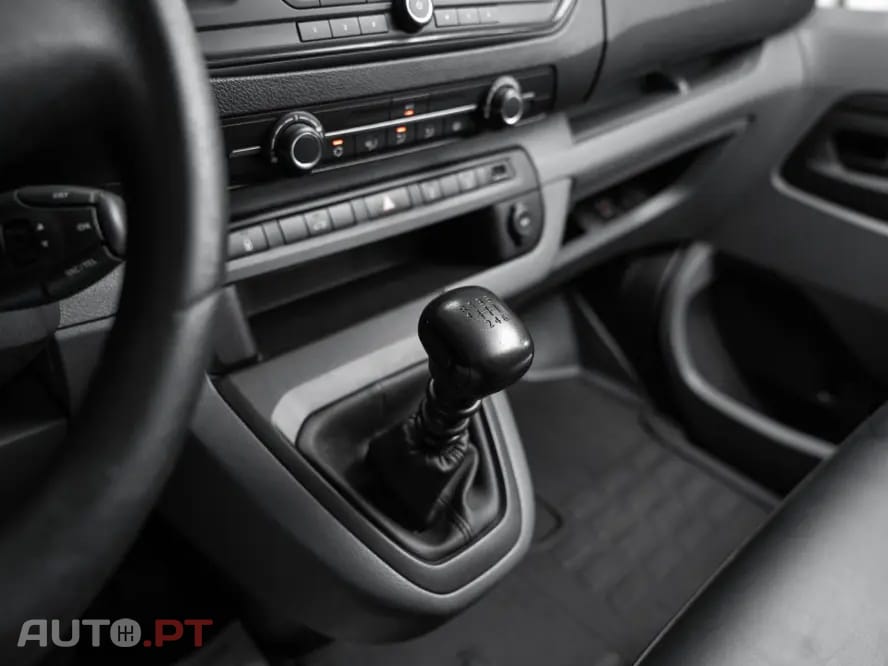 Peugeot Expert Outro