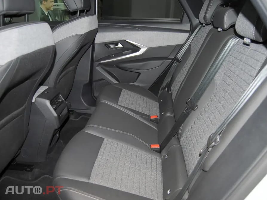 Peugeot 3008 1.2 Hybrid Allure e-DCS6