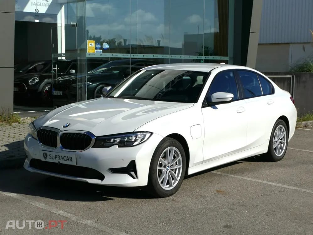 BMW 330 e iPerformance Advantage