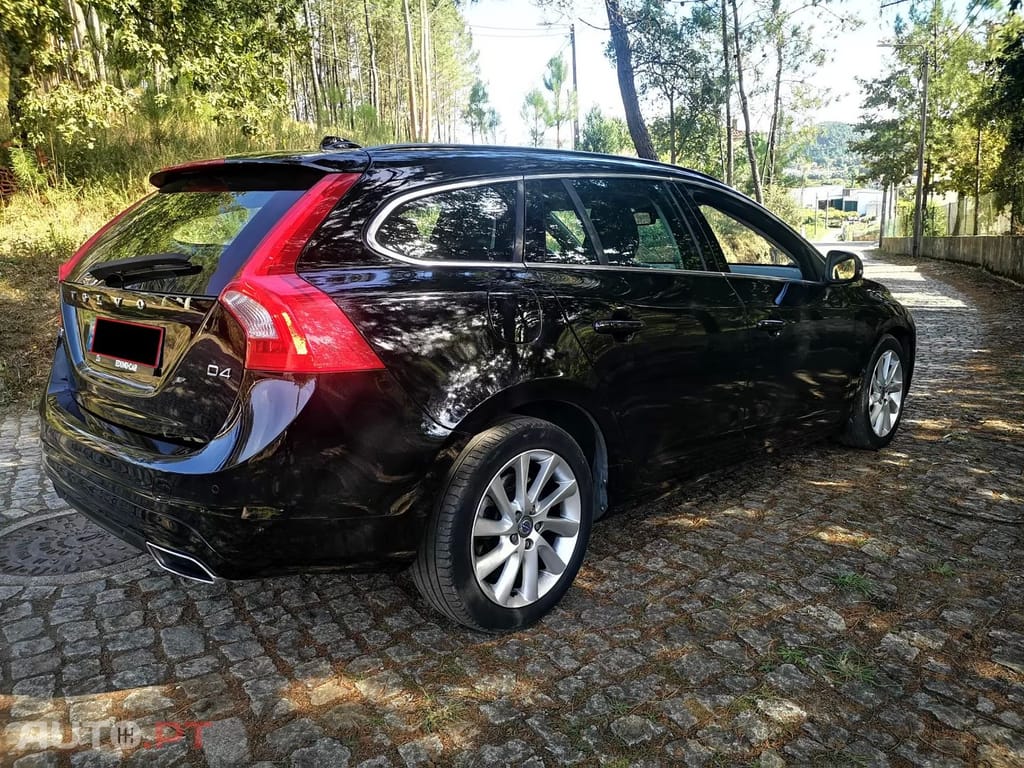 Volvo V60 2.0 D4 Momentum Eco Geartronic