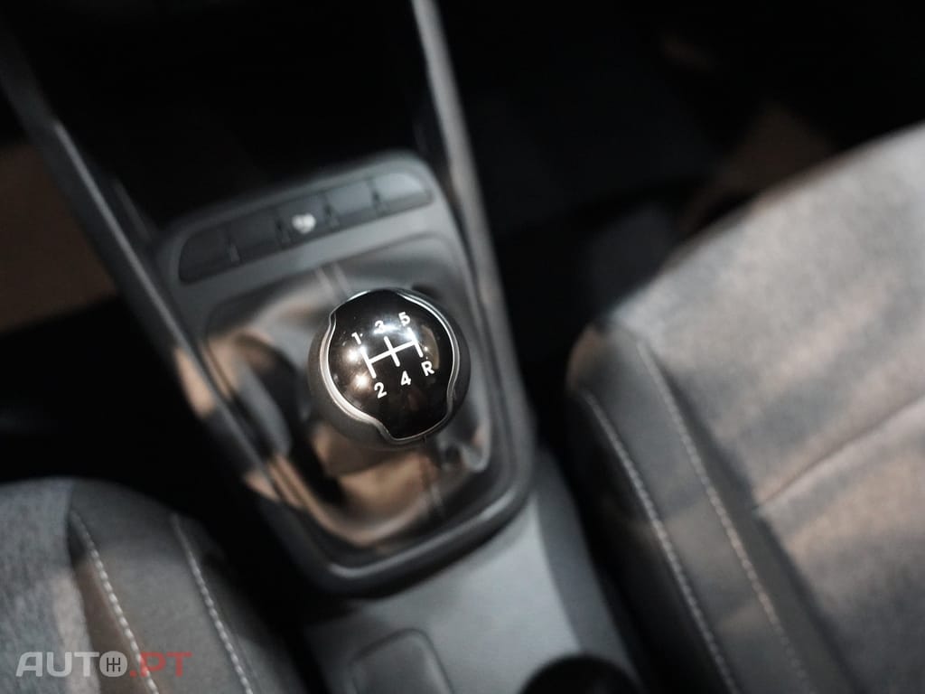 Kia Stonic 1.2 Dynamic — fotografia 12