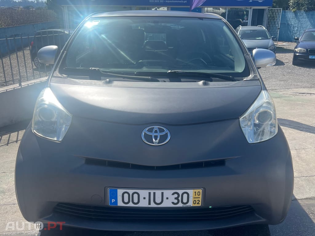 Toyota iQ 1.0 VVT-i