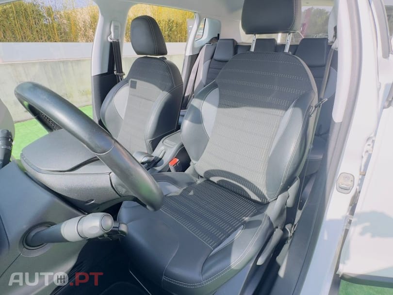 Peugeot 2008 1.2 PureTech Allure