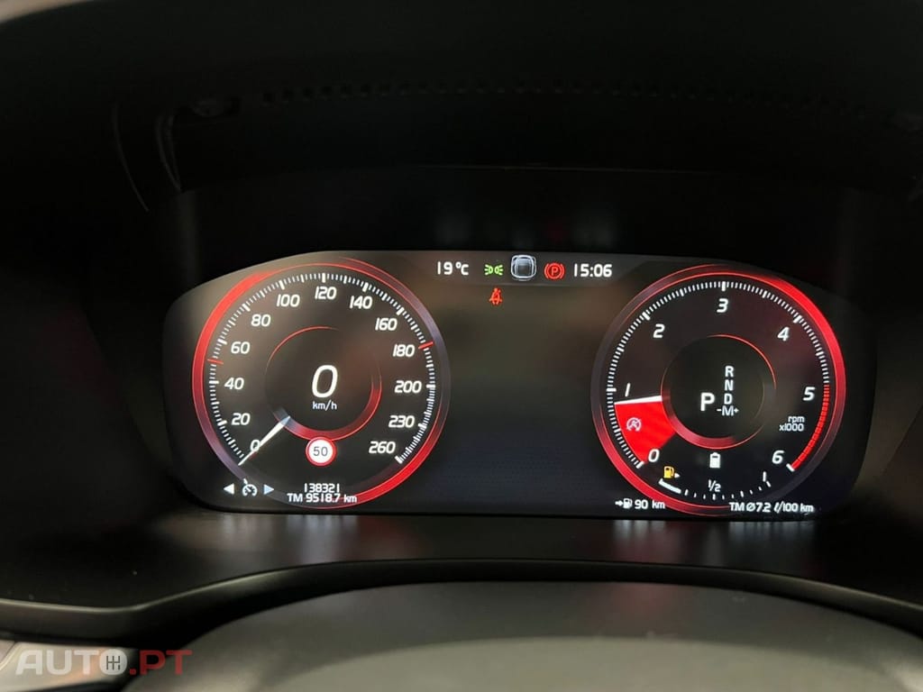 Volvo V60 2.0 B4 MOMENTUM CORE GEARTRONIC 5D I.V.A DEDUTIVEL