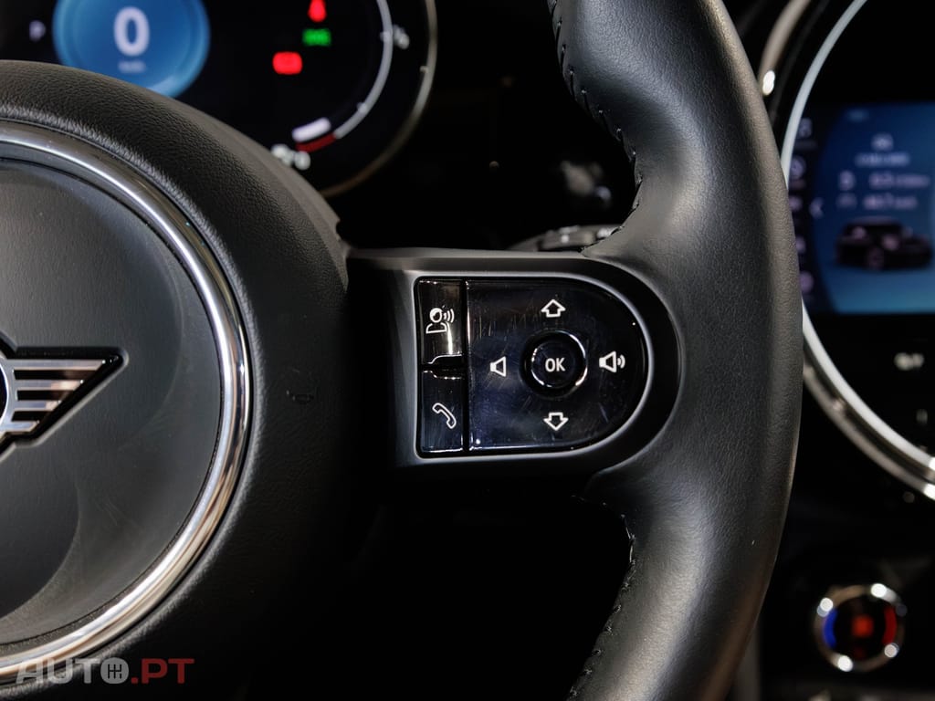 MINI Cooper Premium Yours Auto