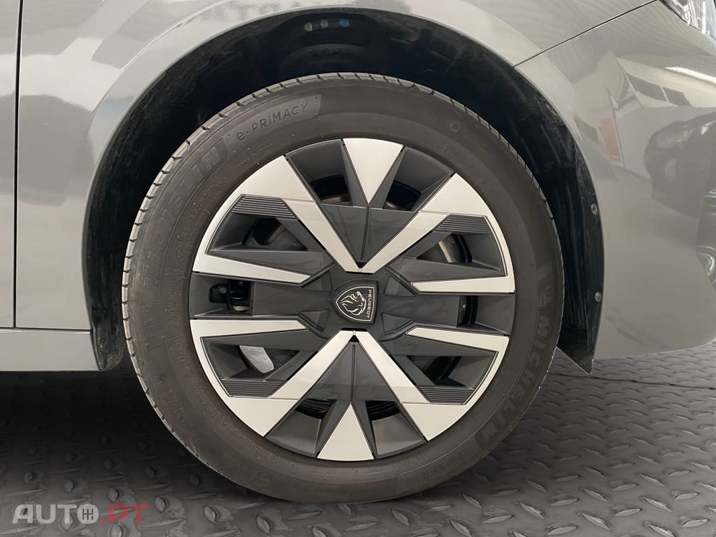 Peugeot 208 1.2 Hybrid Allure e-DCS6