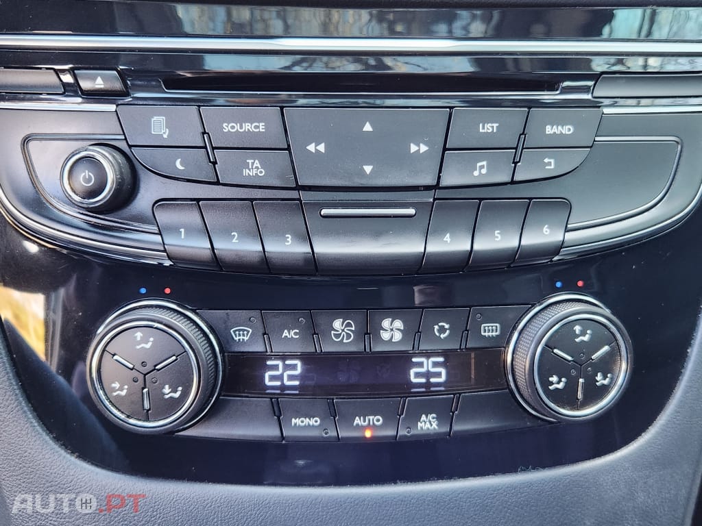 Peugeot 508 RXH 2.0 HDi Hybrid4 2-Tronic