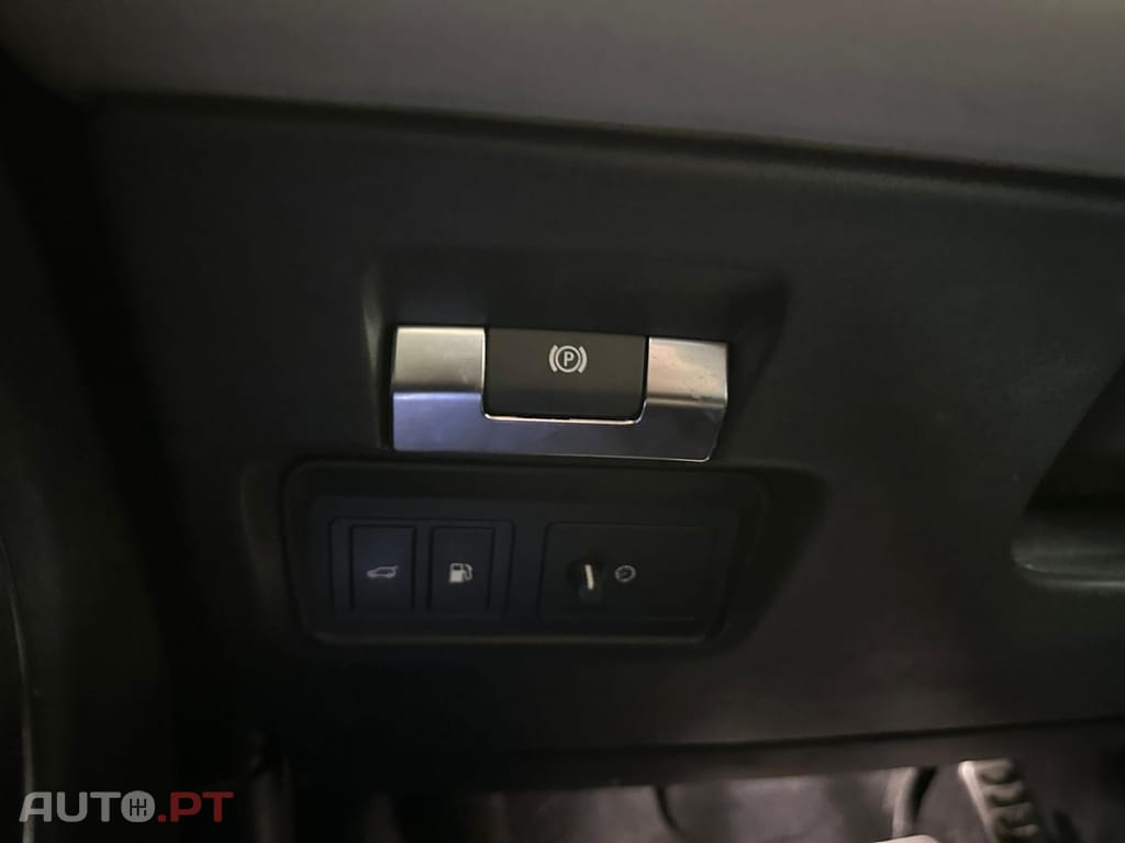 Land Rover Discovery Sport P300e R-Dynamic