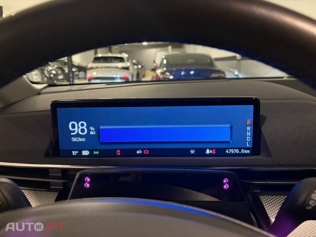 Ford Mustang Mach-E Alargada