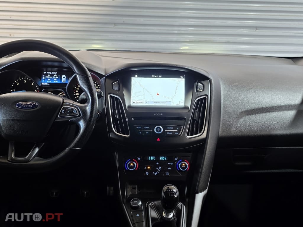 Ford Focus SW 1.5 TDCi EcoBlue ST-Line