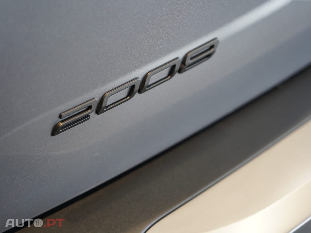 Peugeot 2008 1.2 PureTech Allure EAT8