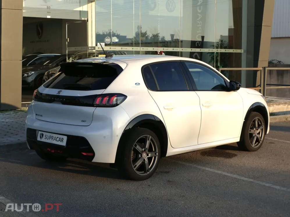 Peugeot E-208 50 kWh GT