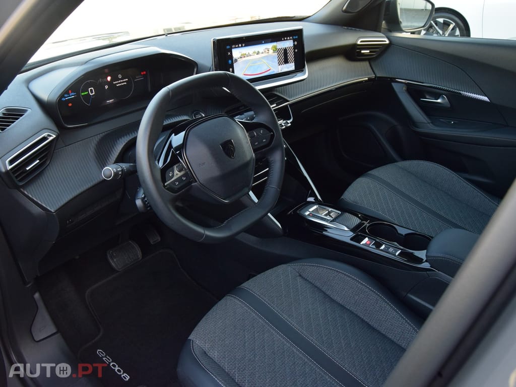 Peugeot E-2008 50 kWh Allure