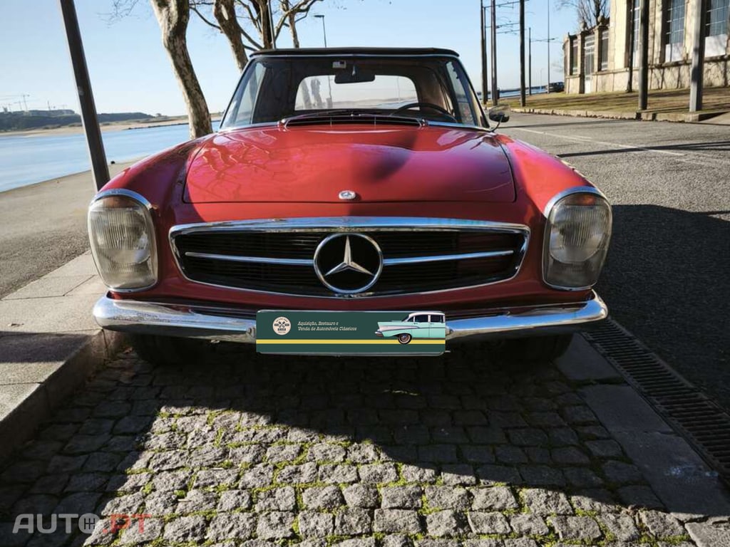 Mercedes-Benz 230 SL