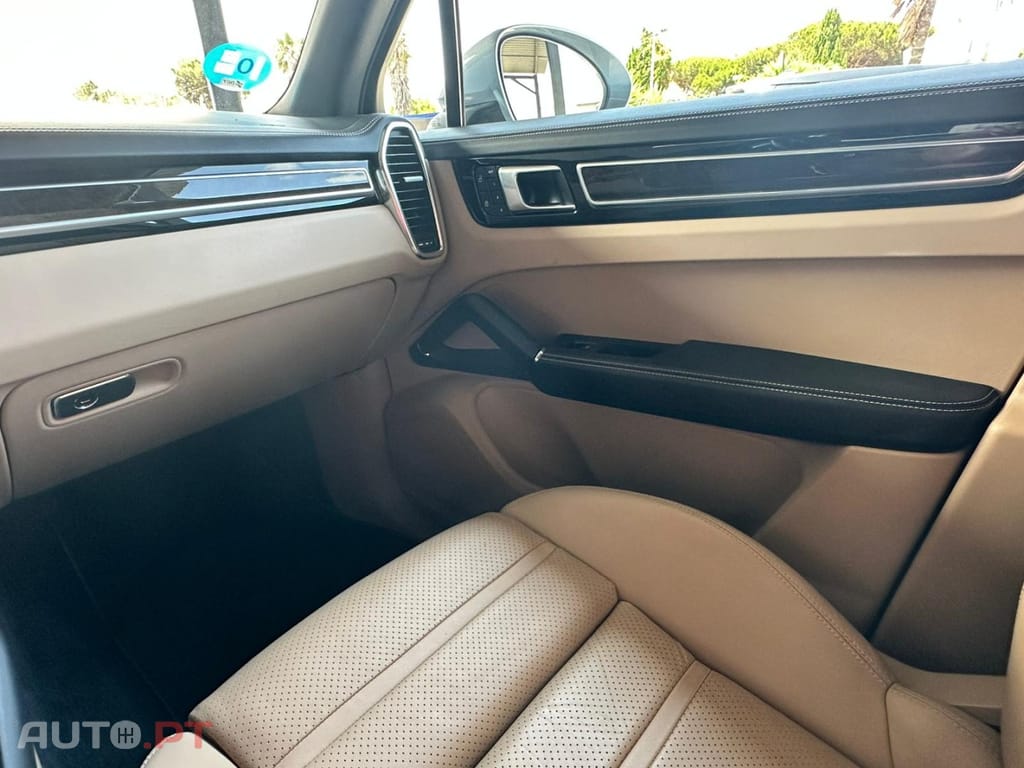 Porsche Cayenne E-Hybrid Tiptronic S