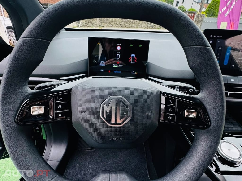 MG MG4 51 kWh Standard
