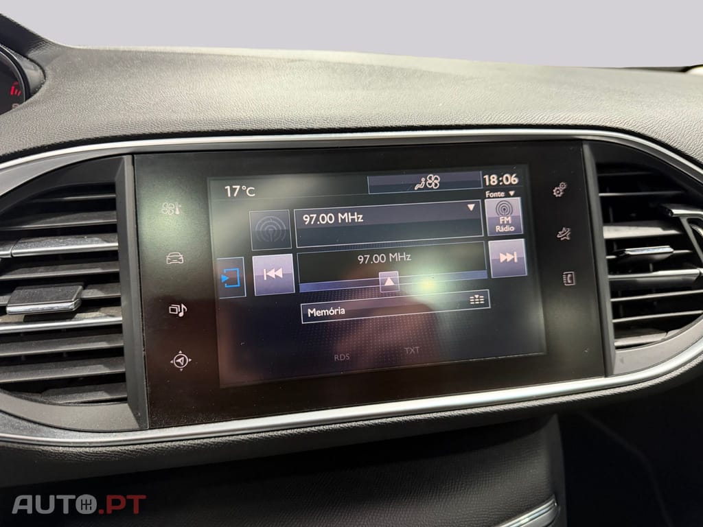 Peugeot 308 1.2  Feline