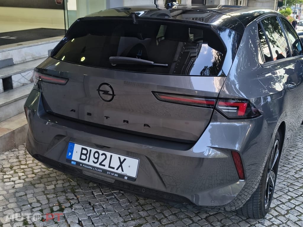 Opel Astra 1.2 T GS Aut.