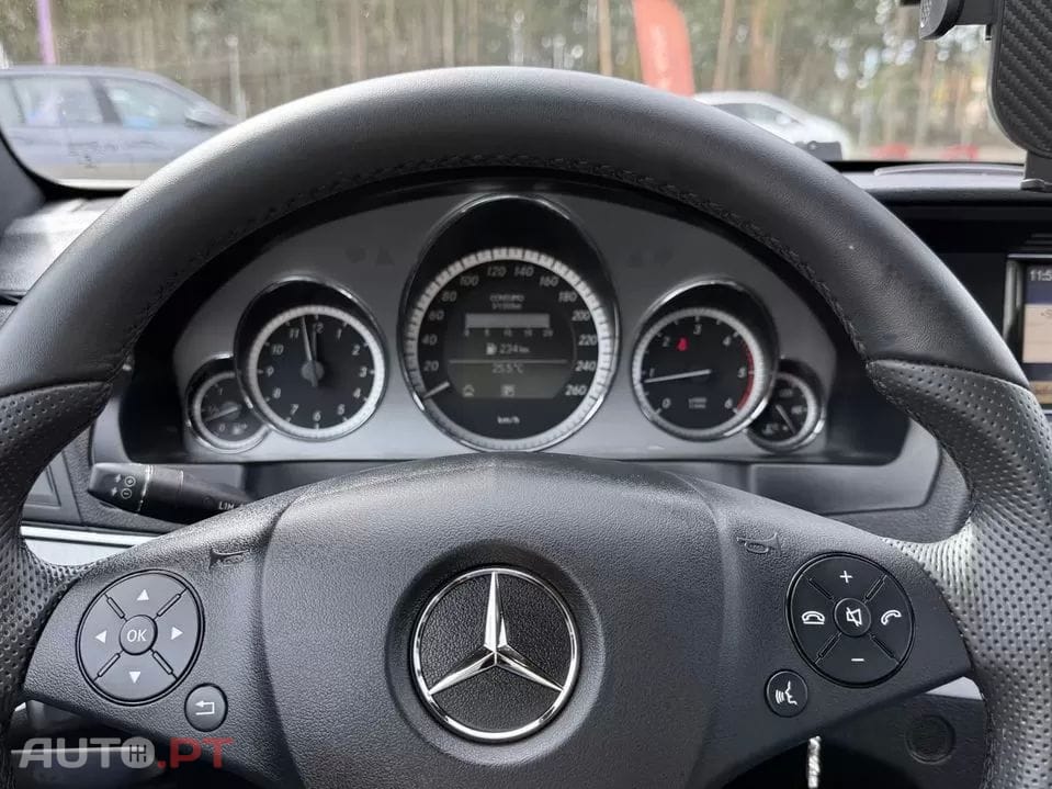 Mercedes-Benz E 250 CDi Avantgarde BlueEfficiency