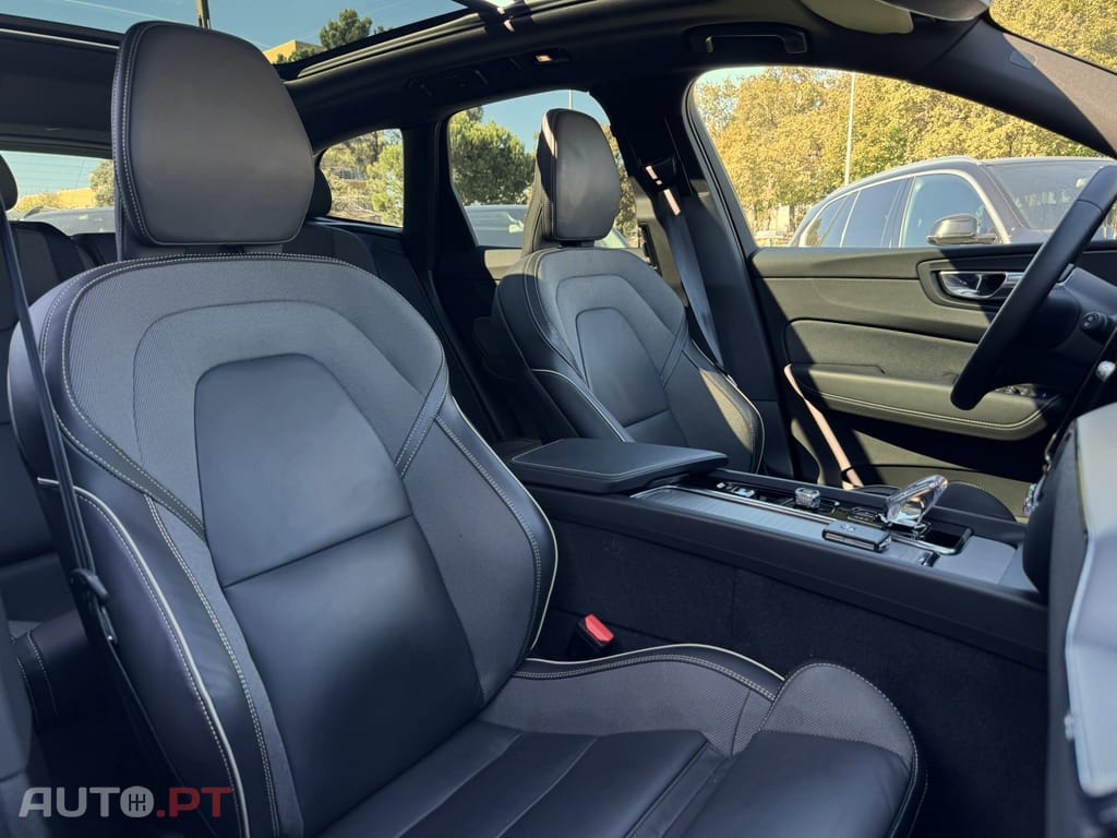 Volvo XC60 2.0 T6 PHEV Black Edition AWD