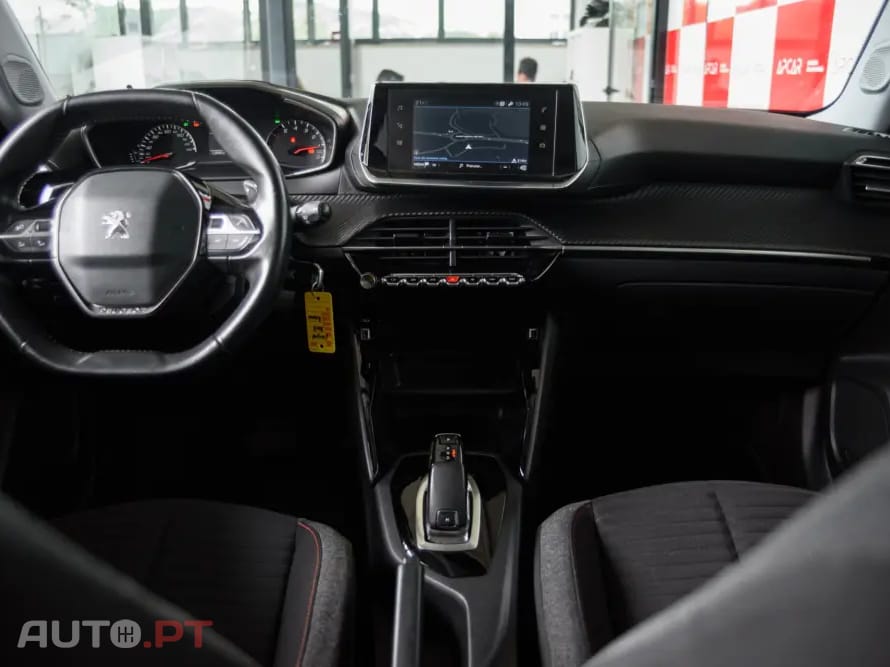 Peugeot 2008 PureTech 130 EAT8 Allure
