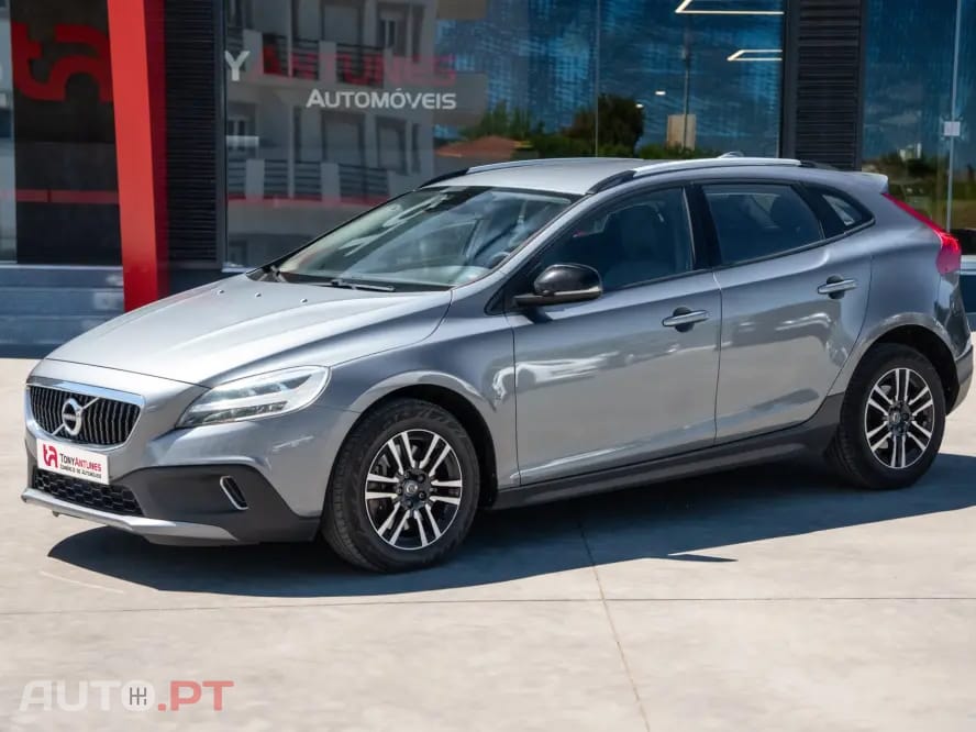 Volvo V40 Cross Country 2.0 D3 Momentum