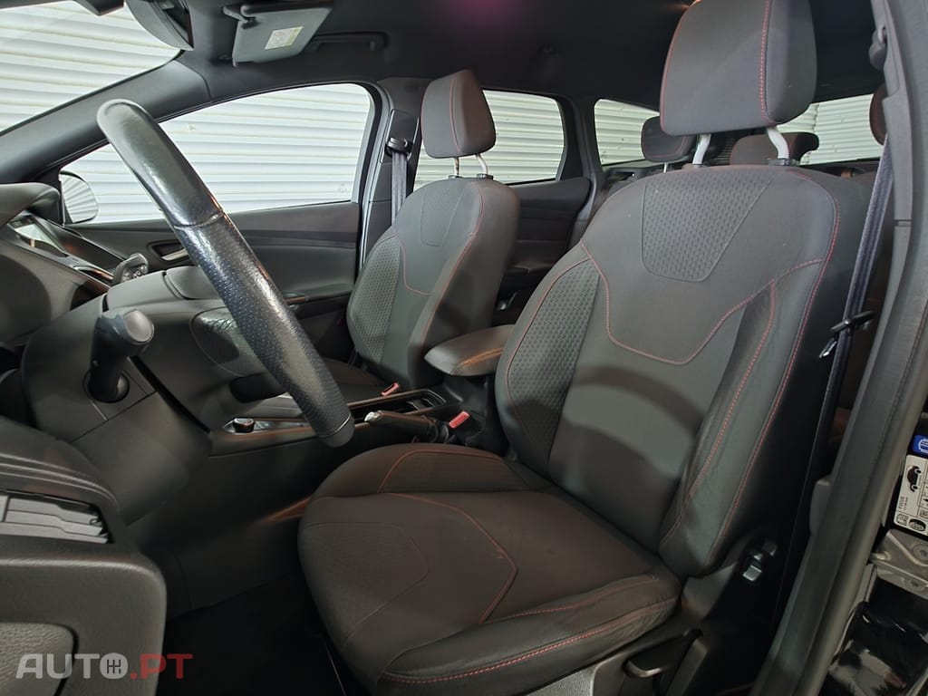 Ford Focus SW 1.5 TDCi EcoBlue ST-Line