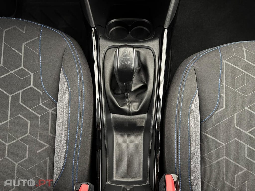Peugeot 2008 1.2 PureTech Signature