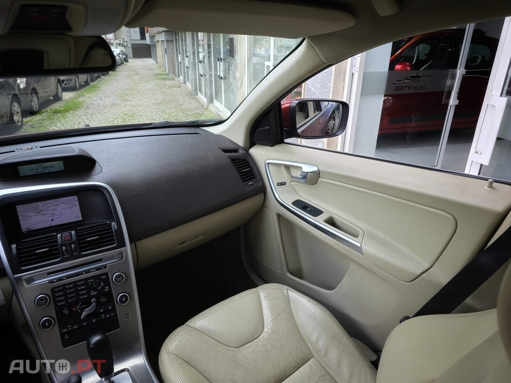 Volvo XC60 2.4 D Momentum Geartronic