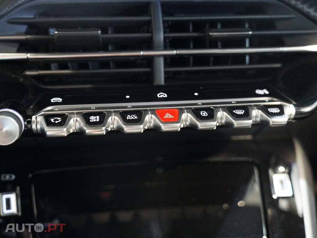 Peugeot E-2008 54 kWh GT