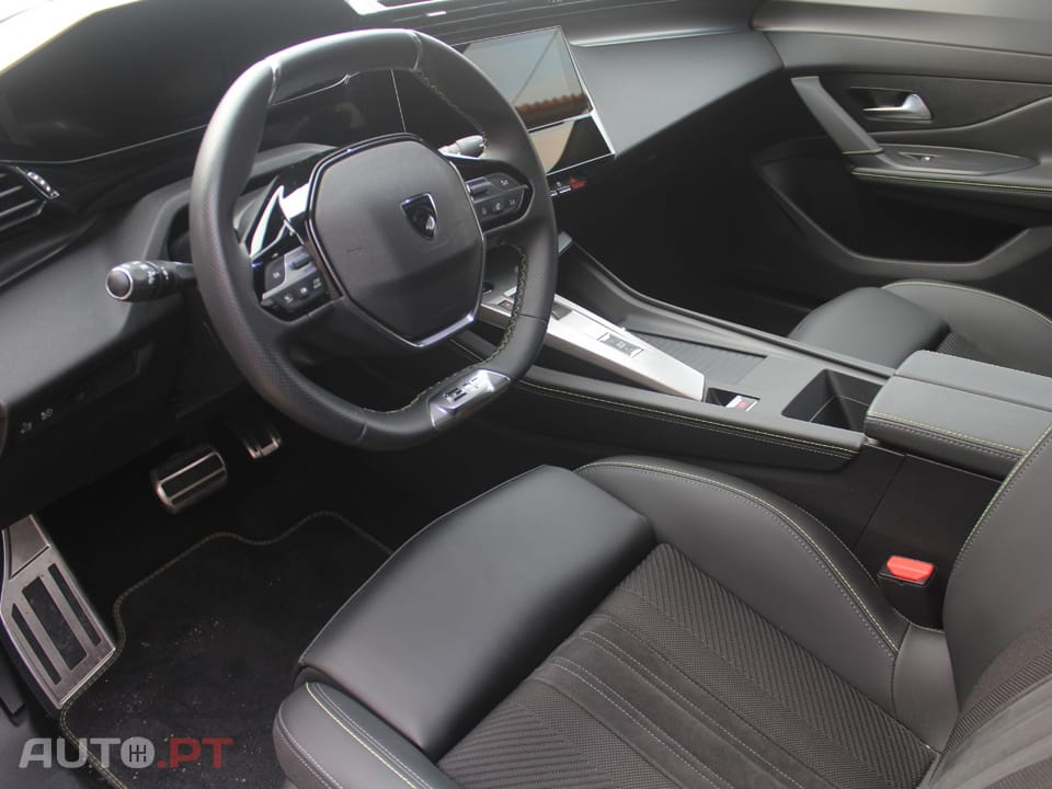 Peugeot 408 GT 58 kWh
