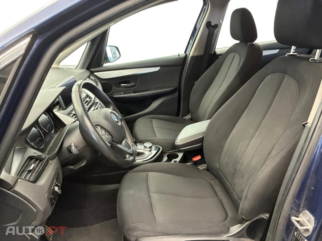 BMW 218 d Auto