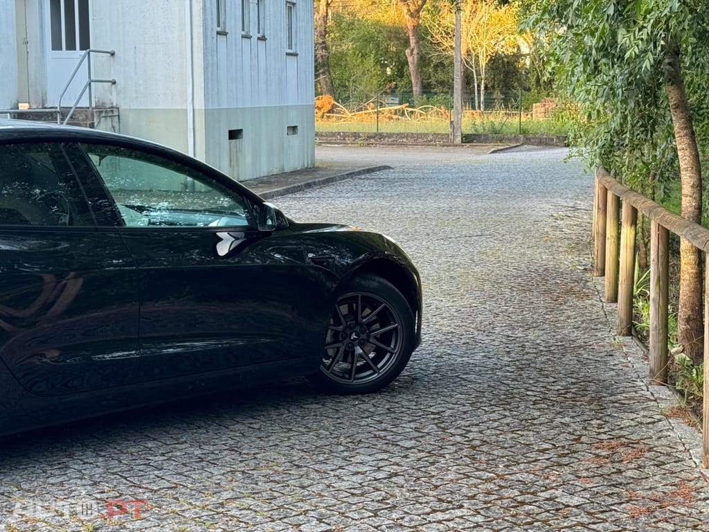 Tesla Model 3 Long-Range Dual Motor AWD
